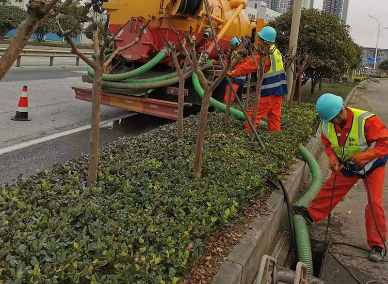 白鹭湖管理区市政管道清淤